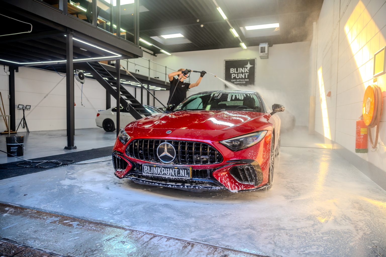 Een vaste afspraak bij auto poetsen in 's-Gravenzande, Blinkpunt Monster