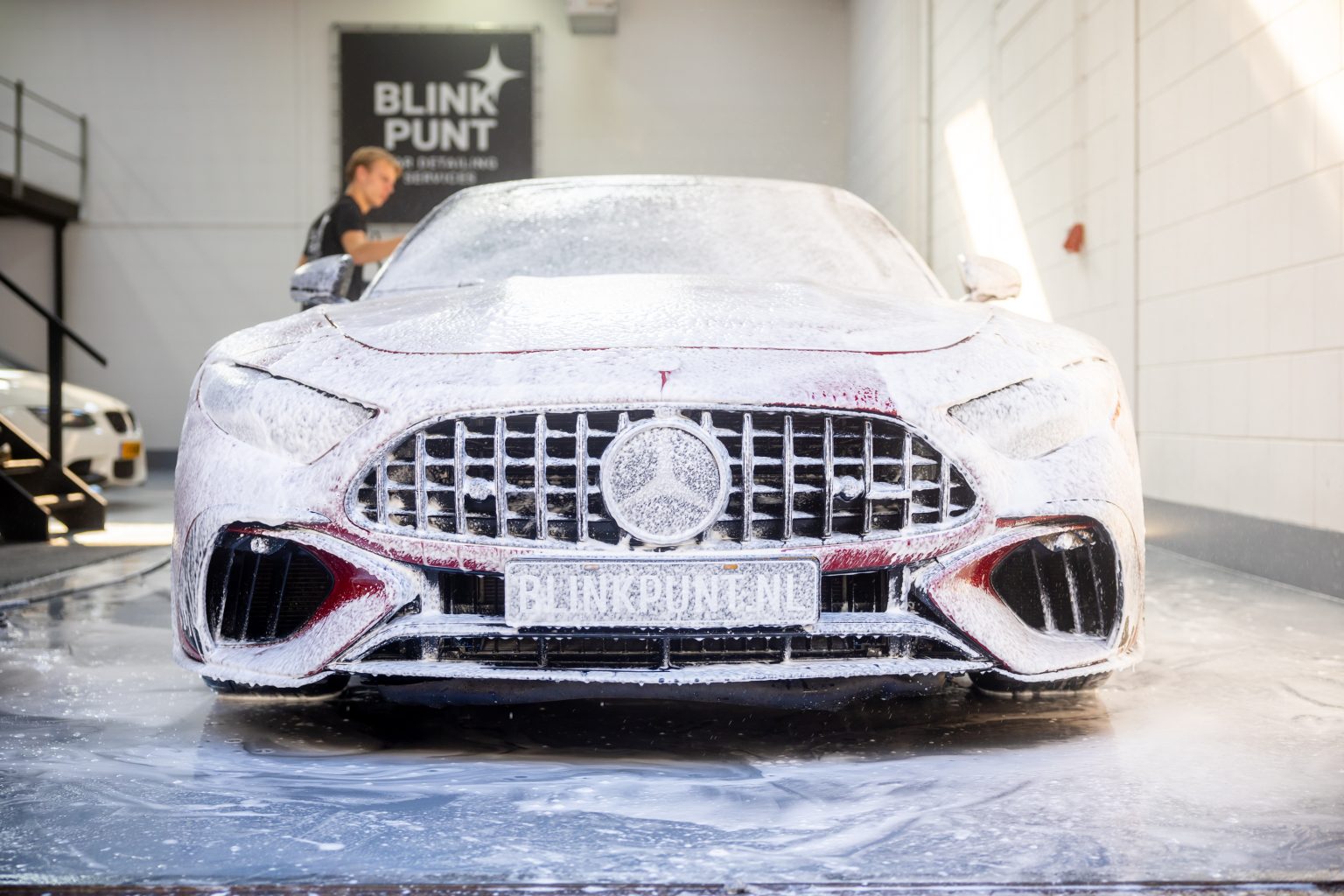 Waarom auto polijsten in Den Haag vaak nodig is bij auto polijsten in Den Haag, Blinkpunt Monster